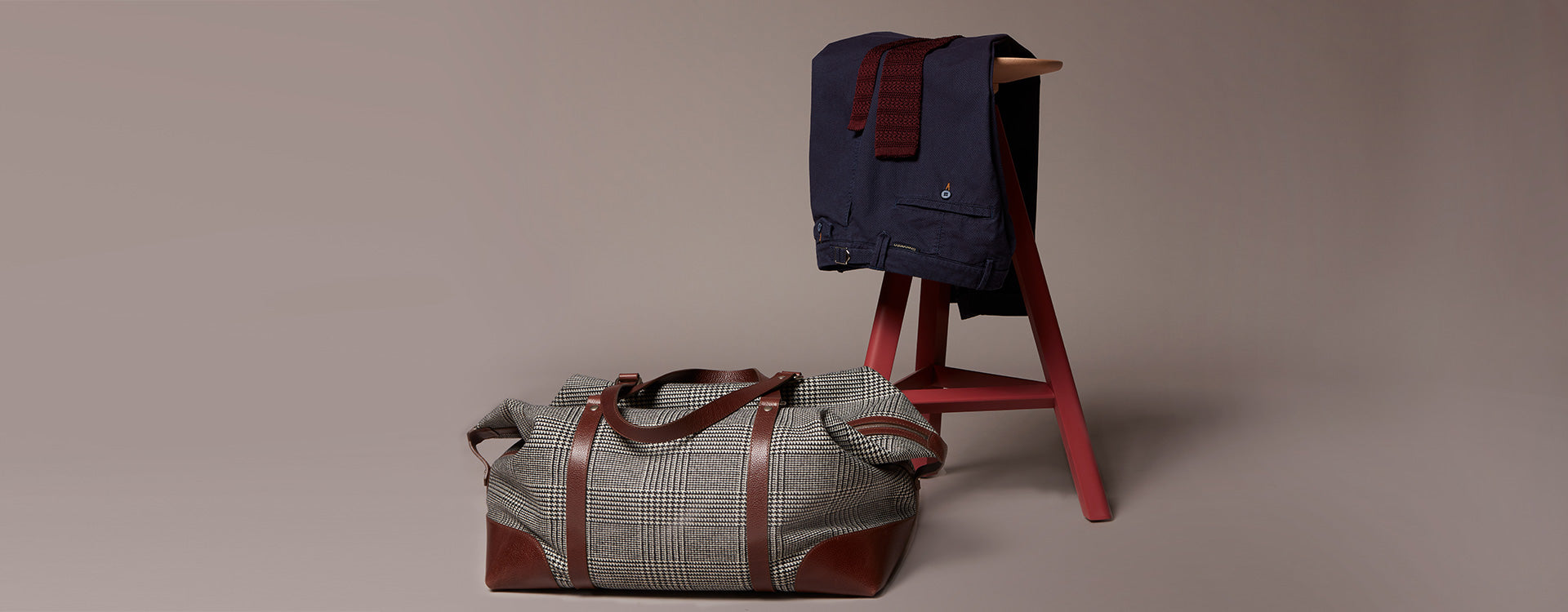 Parti per un viaggio con la gabardina