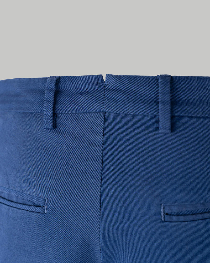 Pantalone chino in gabardina di cotone medio blu reale slim fit