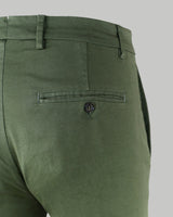 Pantalone chino in gabardina di cotone medio verde salvia slim fit