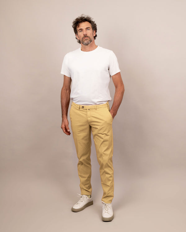 Pantalone chino in popeline di cotone leggero beige cammello slim fit