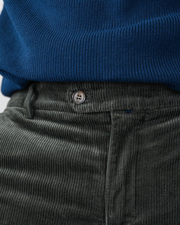 Pantalone chino in velluto pesante a costa larga francese verde muschio slim fit