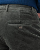 Pantalone chino in velluto pesante a costa larga francese verde muschio slim fit