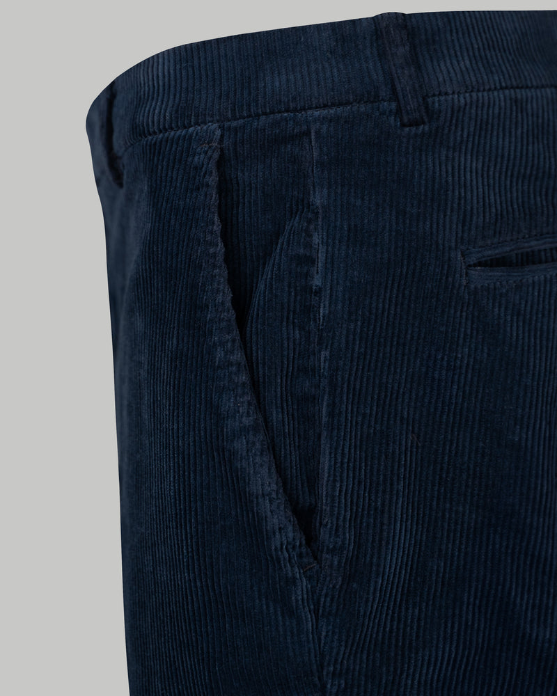 Pantalone chino in velluto di cotone pesante a costa larga francese blu scuro slim fit