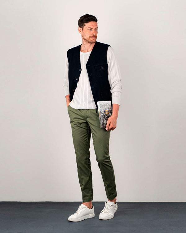 Pantalone chino con pince in gabardina di cotone medio verde regular fit