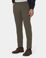 Pantalone chino con doppia pince e risvolto in gabardina di cotone pesante verde bosco regular fit