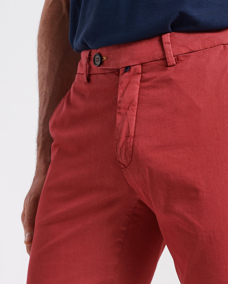 Pantalone chino in popeline di cotone leggero rosso ciliegia slim fit