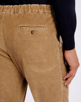 Pantalone chino con pince e vita arricciata in velluto millerighe a costa fine pesante beige marrone terra di Siena regular fit
