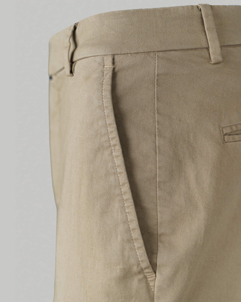 Pantalone chino in gabardina di cotone medio beige slim fit