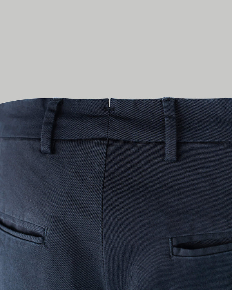 Pantalone chino in gabardina di cotone medio blu slim fit