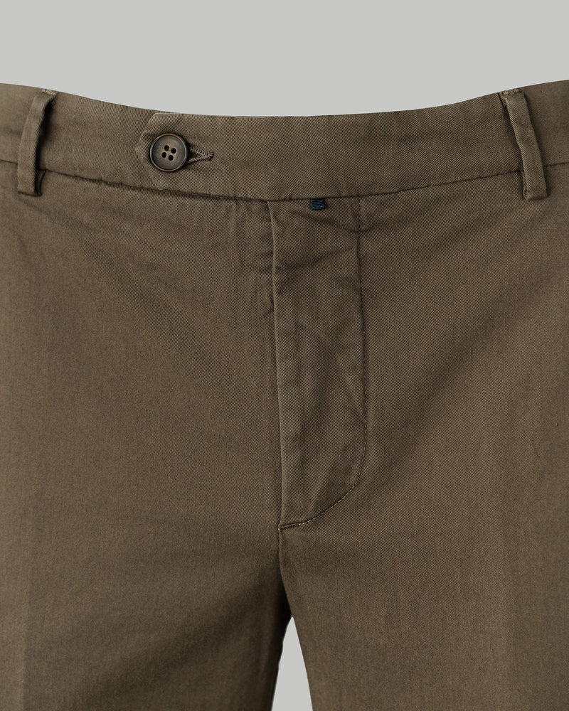 Pantalone chino in gabardina di cotone medio marrone verde oliva slim fit