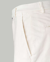 Pantalone chino in gabardina di cotone medio bianco panna slim fit