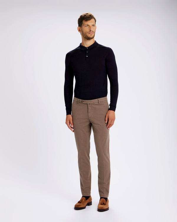 Pantalone chino in gabardina di cotone pesante marrone nocciola straight fit