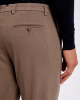 Pantalone chino in gabardina di cotone pesante marrone nocciola slim  fit