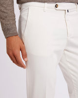 Pantalone chino in gabardina di cotone pesante bianco latte slim fit