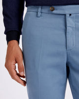 Pantalone chino in gabardina di cotone pesante azzurro celeste slim fit
