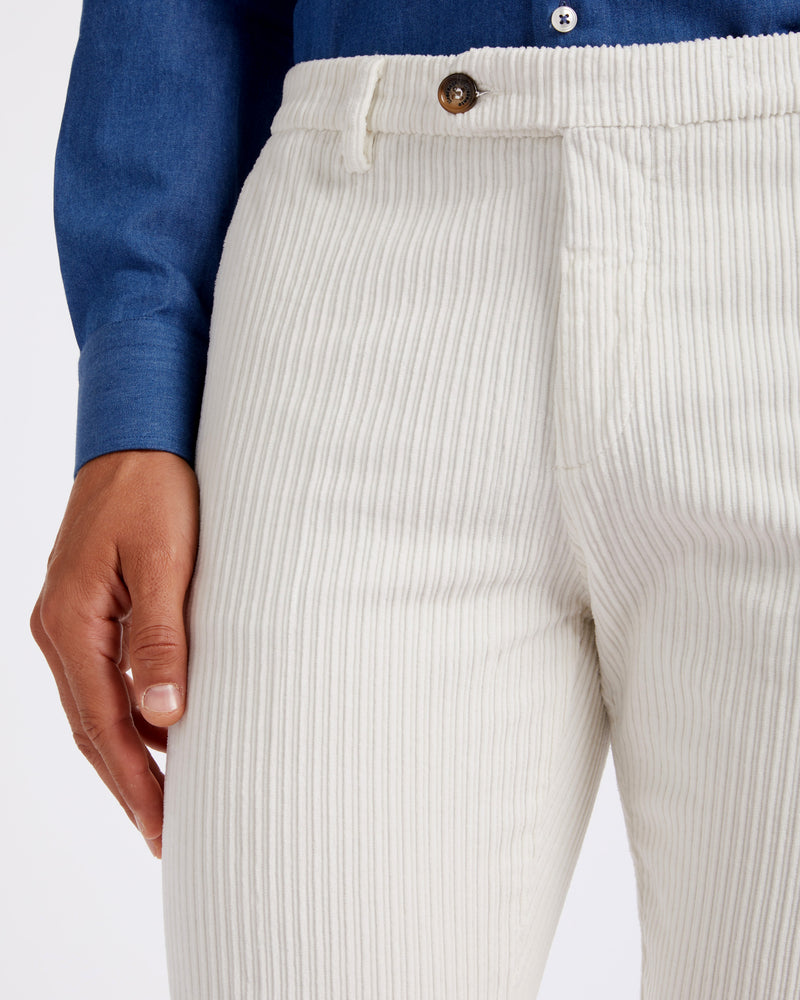 Pantalone chino in velluto a costa larga alternata pesante bianco panna straight fit