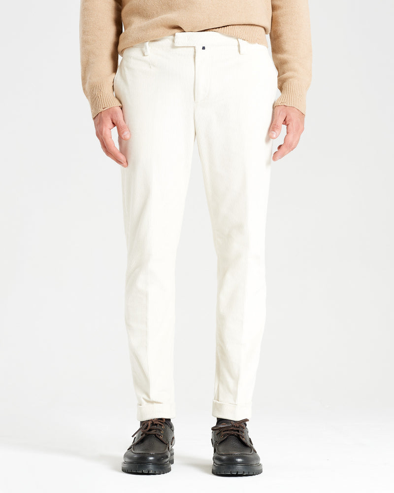 Pantalone chino con risvolto in velluto a costa larga francese pesante bianco panna regular fit