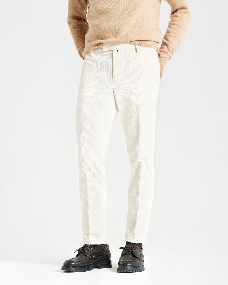 Pantalone chino con risvolto in velluto a costa larga francese pesante bianco panna regular fit