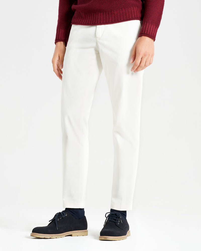 Pantalone chino in gabardina di cotone pesante bianco panna slim fit