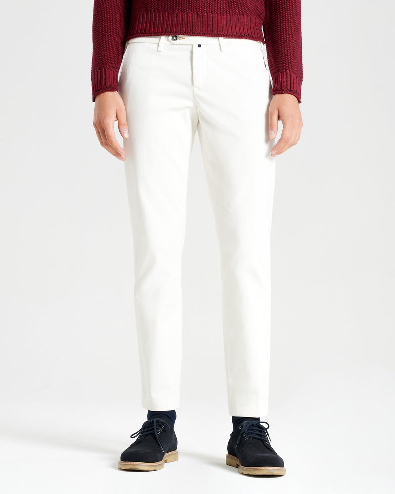 Pantalone chino in gabardina di cotone pesante bianco panna slim fit