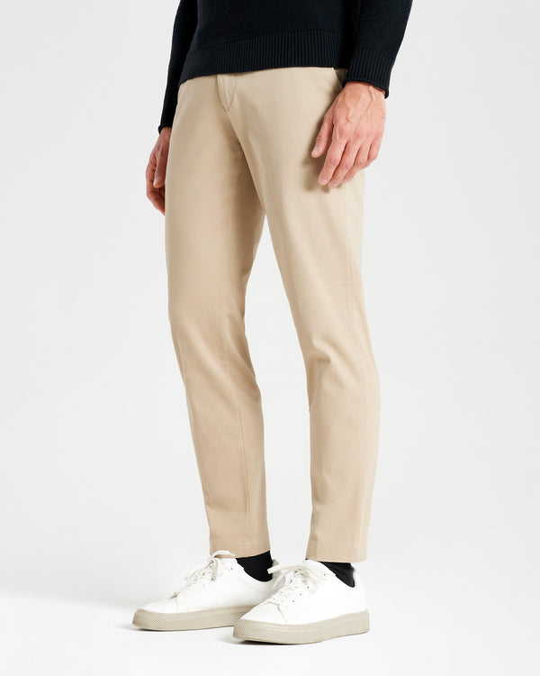 Pantalone chino in gabardina di cotone pesante beige cammello slim fit