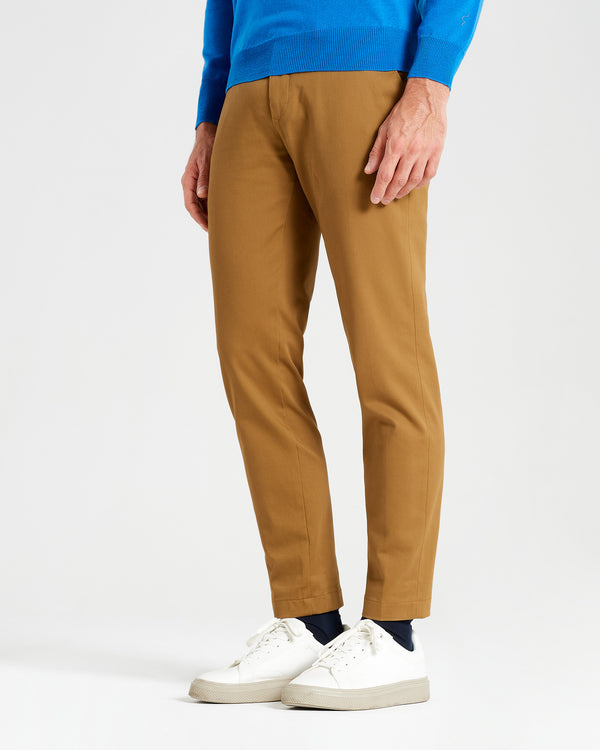 Pantalone chino in gabardina di cotone pesante marrone caramello slim fit