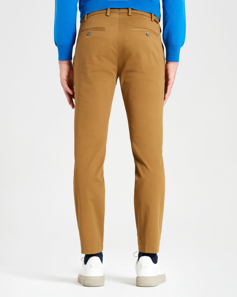Pantalone chino in gabardina di cotone pesante marrone caramello slim fit