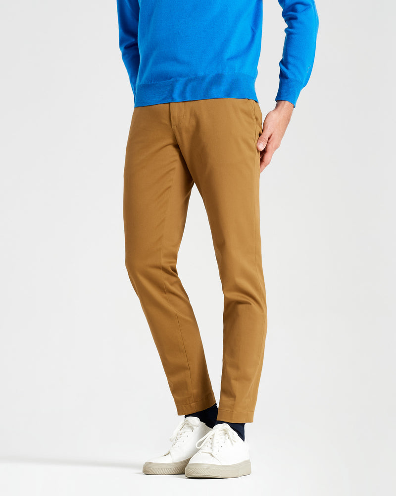 Pantalone chino in gabardina di cotone pesante marrone caramello slim fit