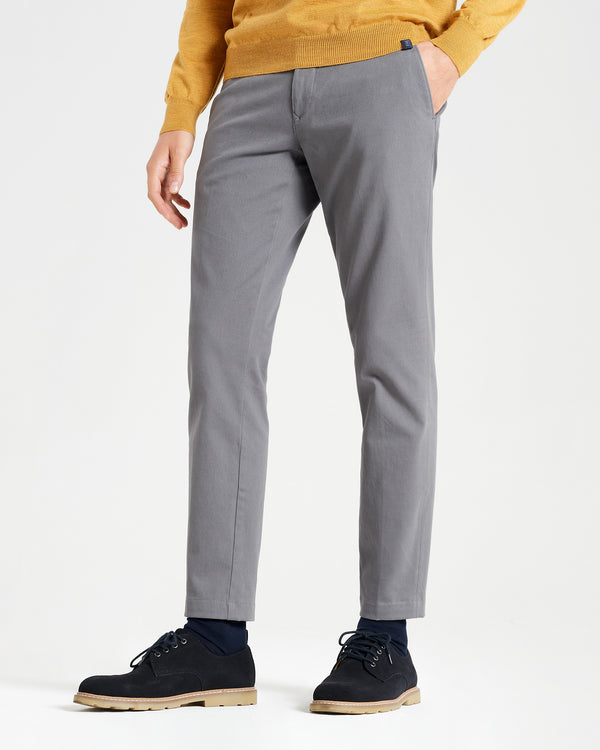 Pantalone chino in gabardina di cotone pesante grigio chiaro slim fit