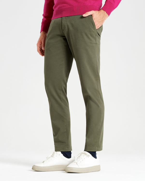 Pantalone chino in gabardina di cotone pesante verde muschio slim fit