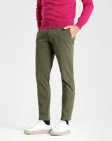 Pantalone chino in gabardina di cotone pesante verde muschio slim fit