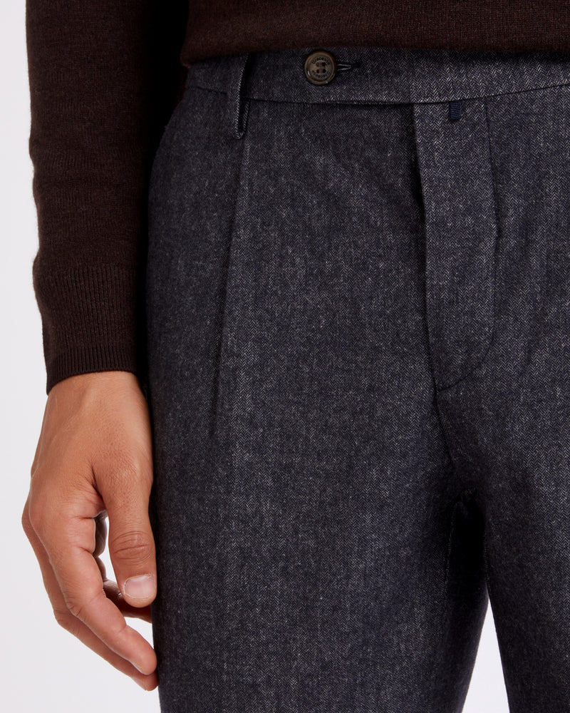Pantalone chino con pince in flanella di cotone pesante blu slim fit