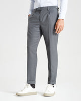 Pantalone chino con pince e risvolto in poliestere pesante grigio medio regular fit