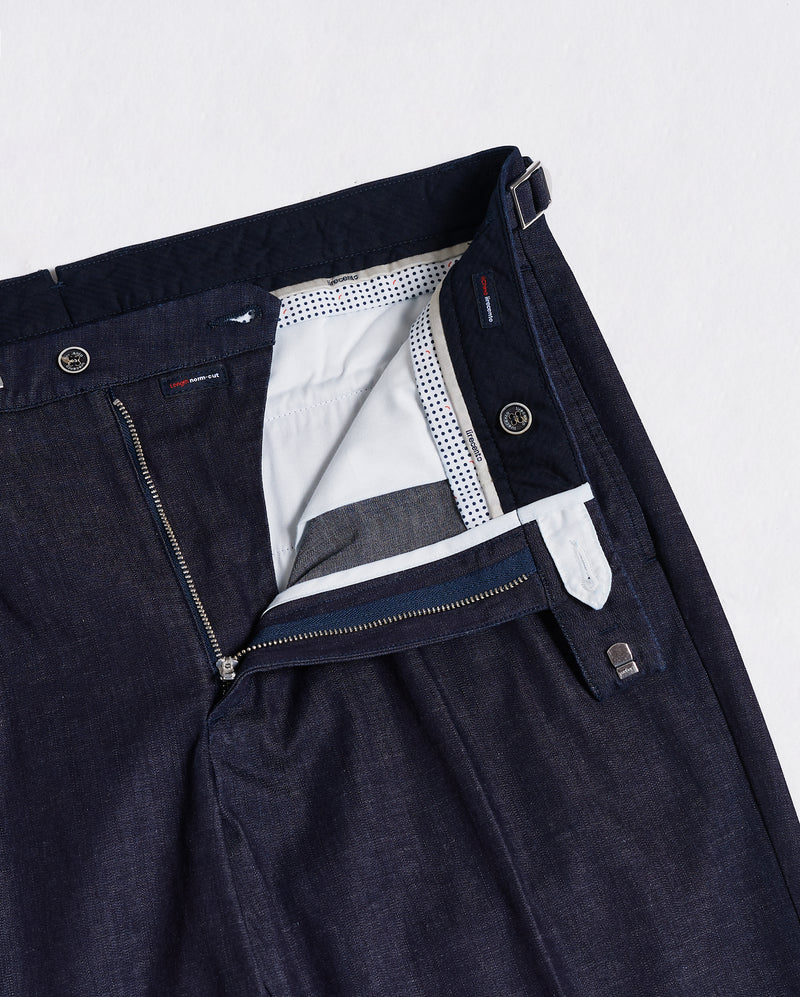 Pantalone chino con pince e risvolto jeans in denim di lino e cotone leggero blu indaco regular fit