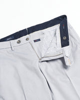 Pantalone chino in gabardina di cotone medio grigio chiaro slim fit