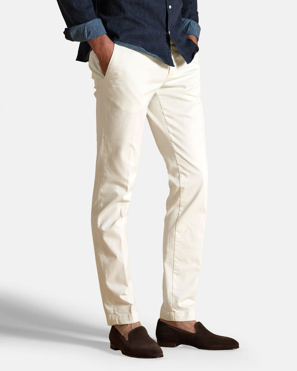 Pantalone chino in gabardina di cotone medio bianco burro slim fit