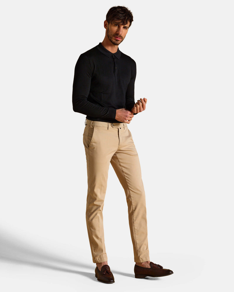 Pantalone chino in gabardina di cotone medio beige cammello slim fit