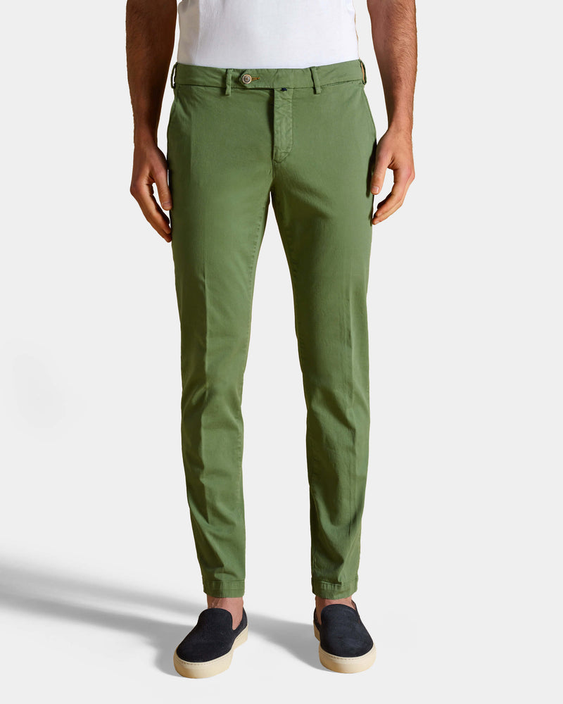 Pantalone chino in gabardina di cotone medio verde straight fit