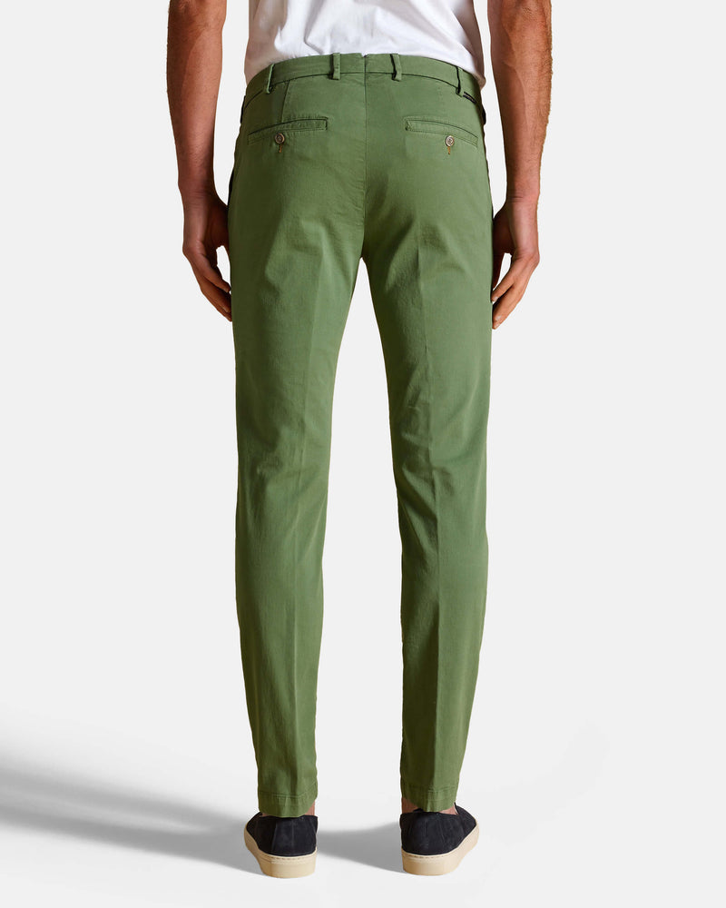 Pantalone chino in gabardina di cotone medio verde slim fit