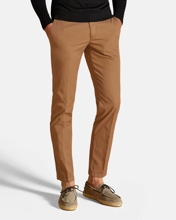 Pantalone chino in popeline di cotone leggero marrone fango slim fit